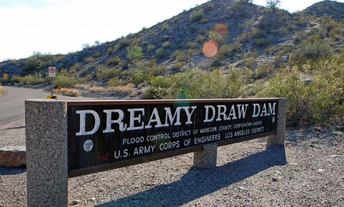 Dreamy Drew Dam sign and surroundings.