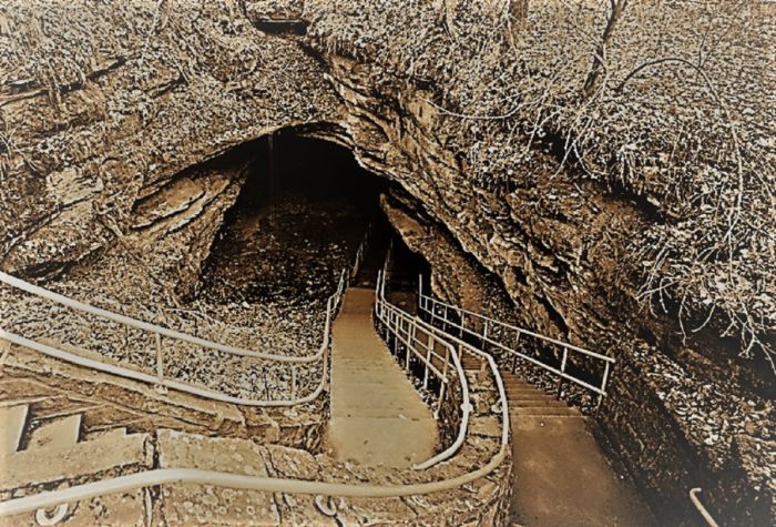 Entrance to Mammoth Cave, Kentucky