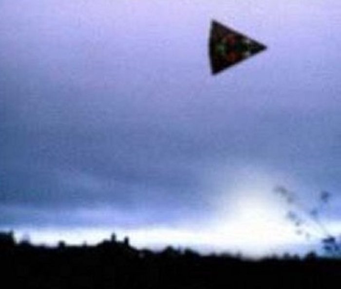 A picture showing an apparent UFO