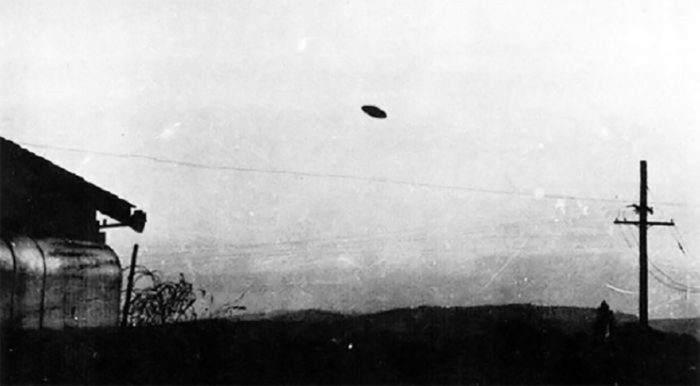 A picture of an apparent UFO