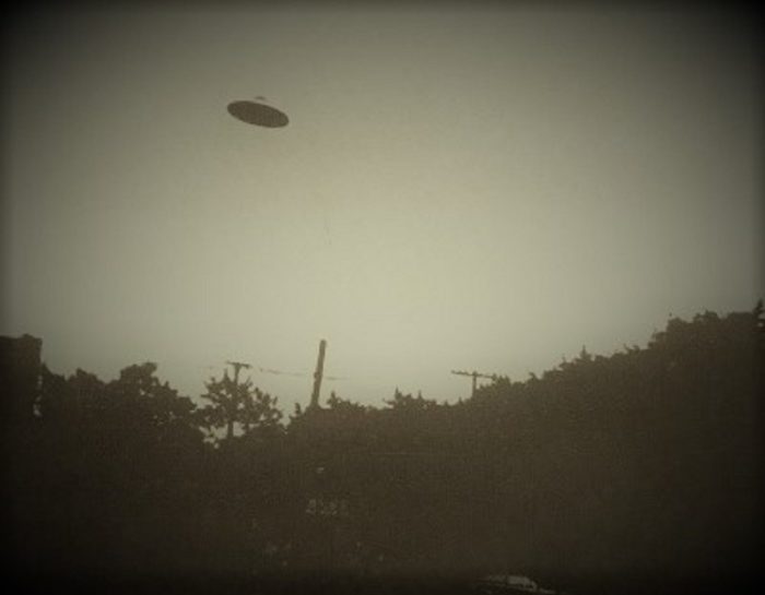 A picture showing an alleged UFO