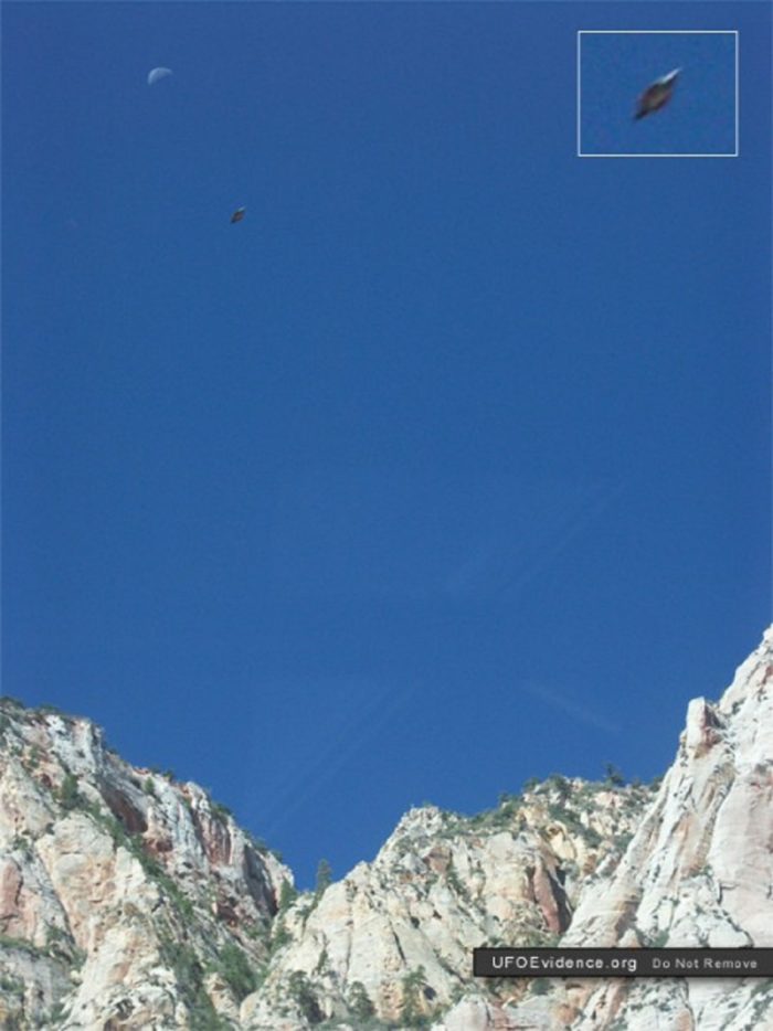 A picture claiming to show a UFO over Zion National Park