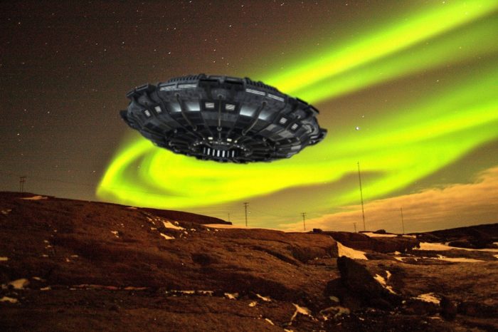 An image of a UFO over a sky with aurora 