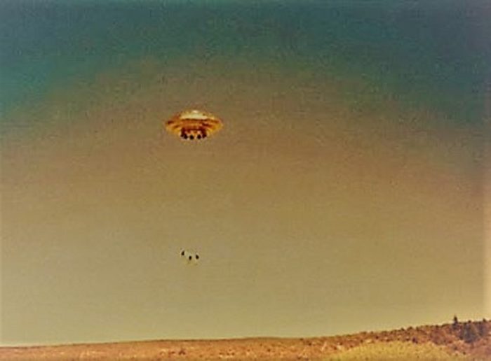 A picture showing an alleged UFO