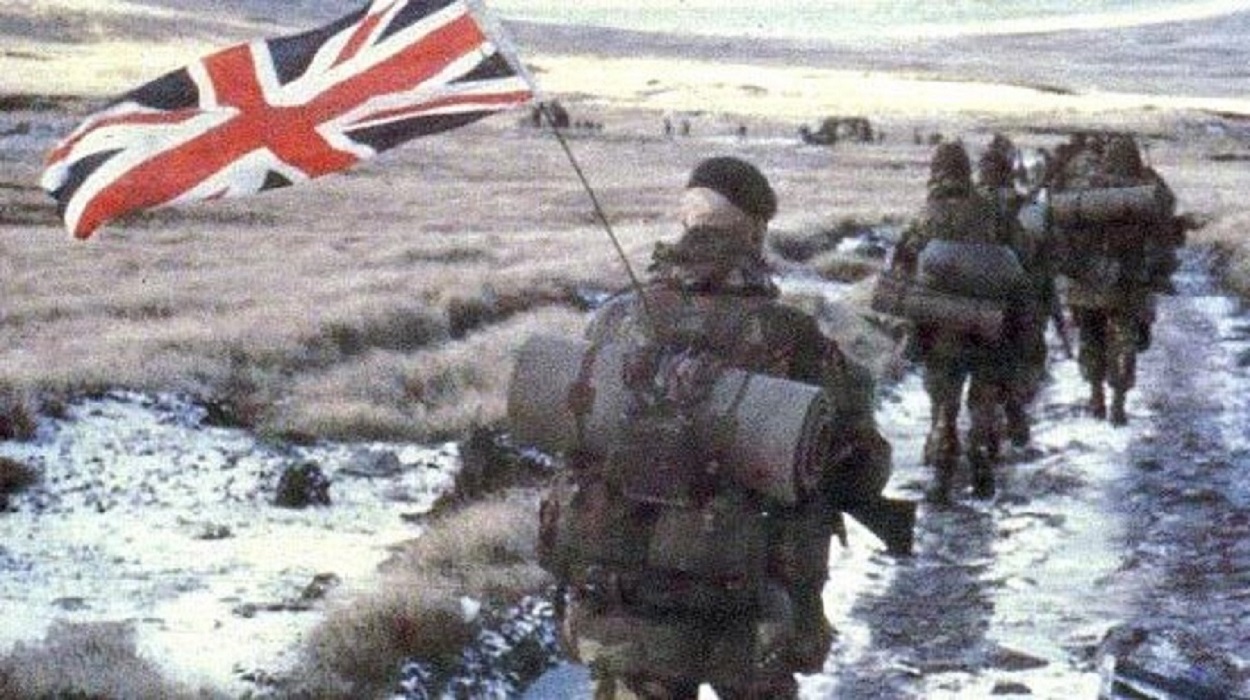 Brittisotilaita Falklandilla